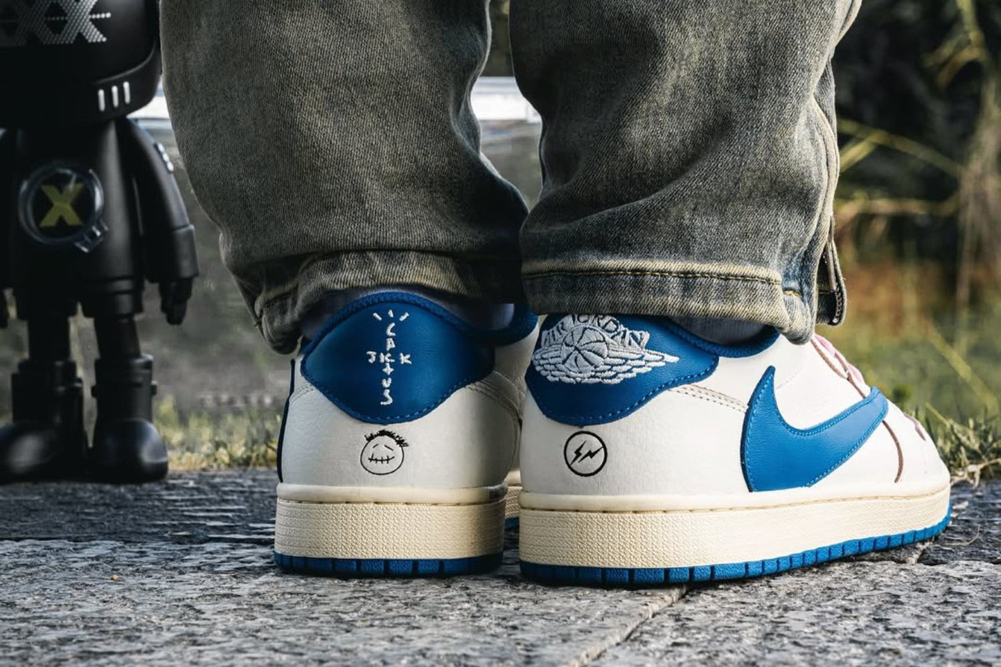 Jordan 1 Retro Low OG SP Fragment x Travis Scott Sail Military Blue