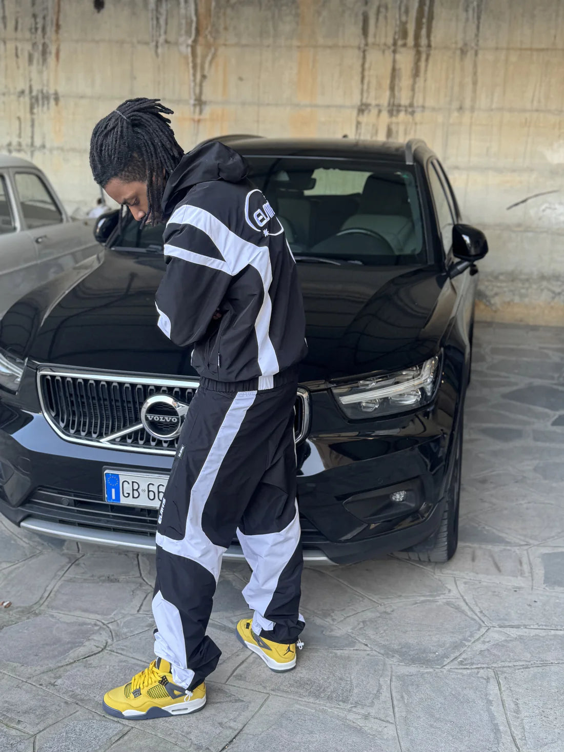Tracksuit London Black Dark